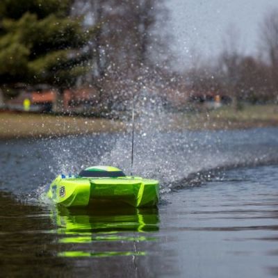 miss geico rc boat 36